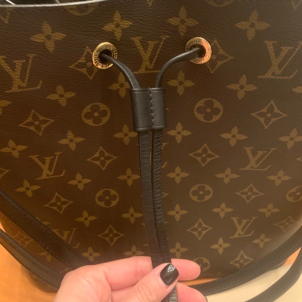 Louis Vuitton Neonoe Monogram Bucket Bag